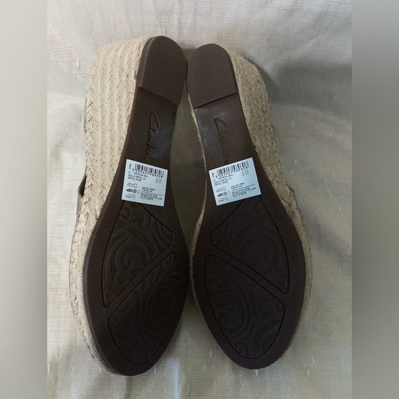 NWT Clarks Women’s Petrina Gail Metallic Gold Espadrille Sandals - Picture 8 of 10